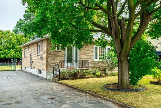 Additional image 3 of 961 Danforth Ave