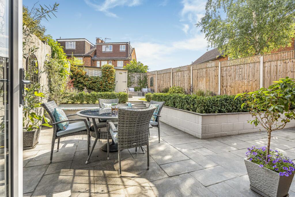 Additional image 17 of Saxon Close, Harpenden, AL5