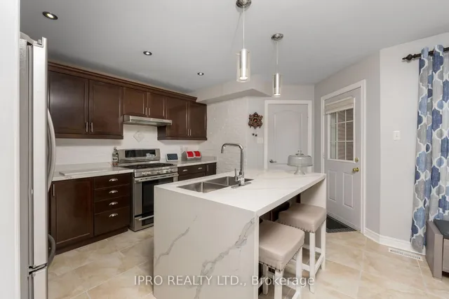 Additional image 7 of 256 Landsborough Ave