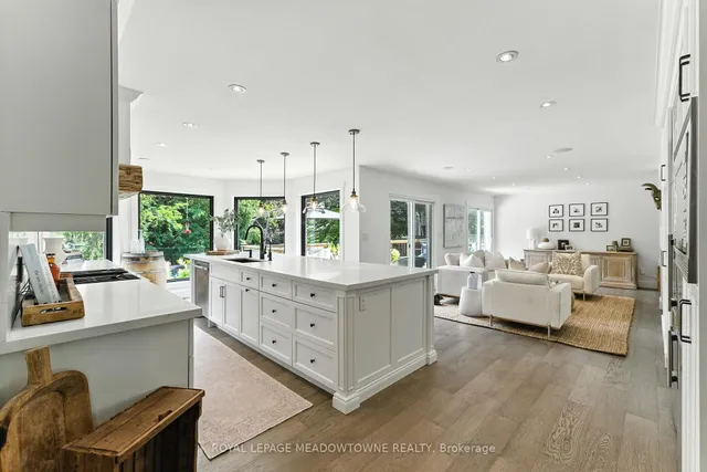 Additional image 18 of 18 Vanstraalen St