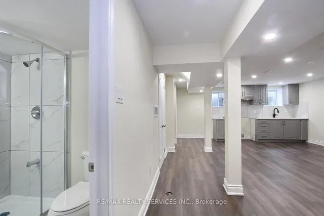 Additional image 42 of 32 Sanford Cres