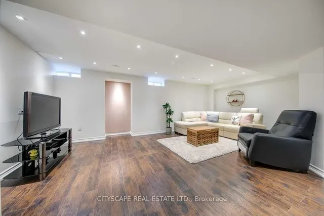 Additional image 30 of 141 Hatt Crt