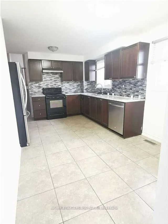 Additional image 9 of 32 Martindale Cres