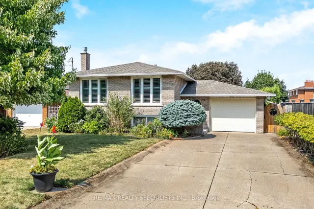212 Memorial Ave
