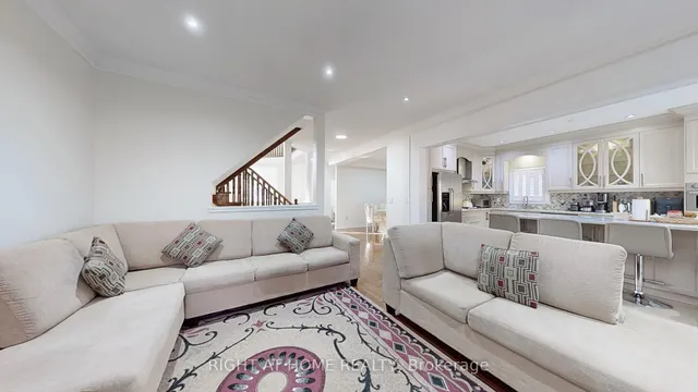 Additional image 13 of 588 Warhol Way