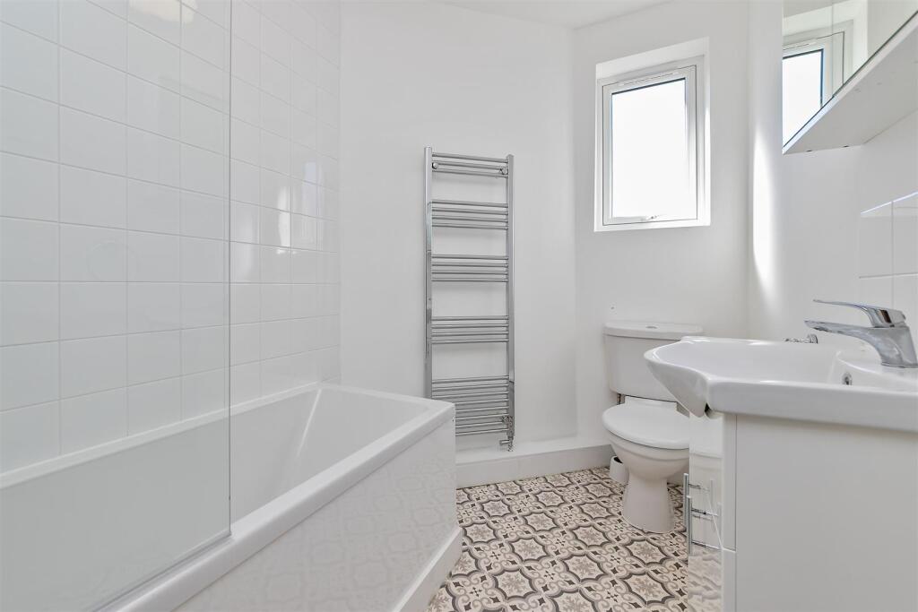 Additional image 4 of Frogmore, St. Albans