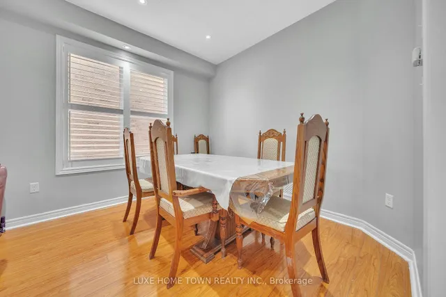 Additional image 15 of 33 Hybrid St