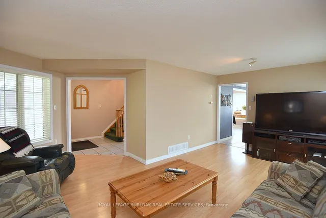 Additional image 5 of 4002 Jarvis Cres