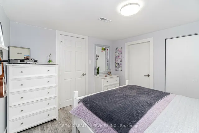 Additional image 34 of 119 Denison Ave