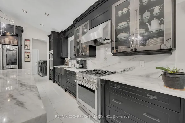 Additional image 20 of 1048 Dovercourt Ave