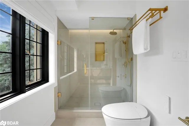 Additional image 31 of 977 Unsworth Ave