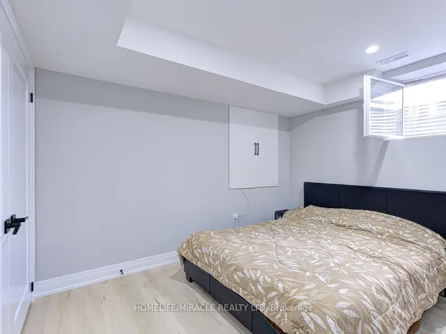 Additional image 48 of 8 Jenwood Cres