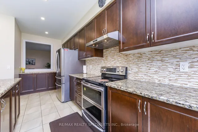 Additional image 14 of 27 Glacier Rd