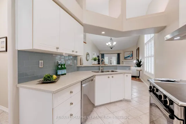 Additional image 8 of 2774 King St Unit 10