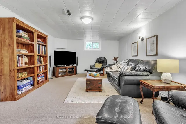 Additional image 31 of 2410 Tait Ave