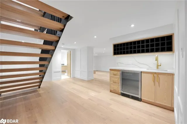 Additional image 36 of 977 Unsworth Ave