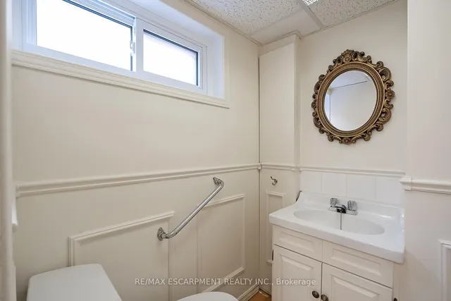 Additional image 30 of 652 Ardleigh Cres