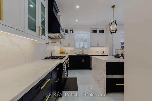 Additional image 9 of 8 Menzies St