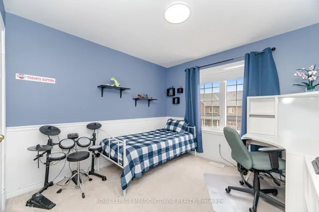 Additional image 30 of 345 Bussel Cres