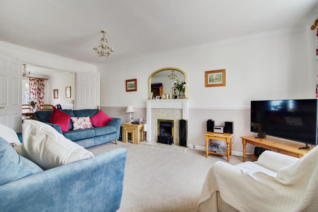 Additional image 3 of Welwyn Hall Gardens, Welwyn