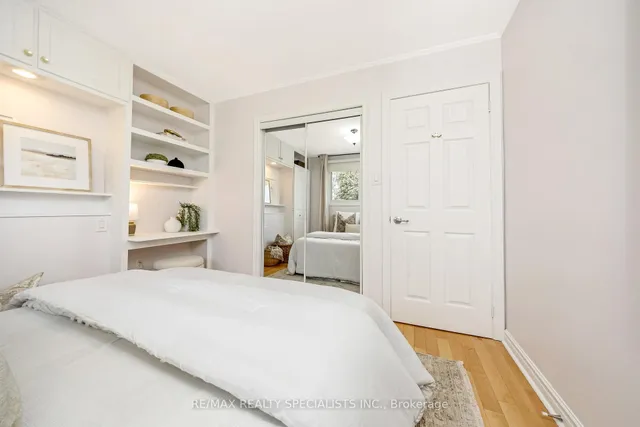 Additional image 23 of 212 Memorial Ave