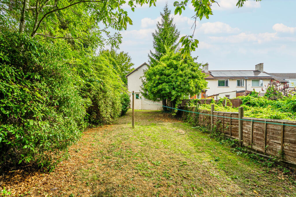 Additional image 12 of Roundfield Avenue, Harpenden, Hertfordshire, AL5