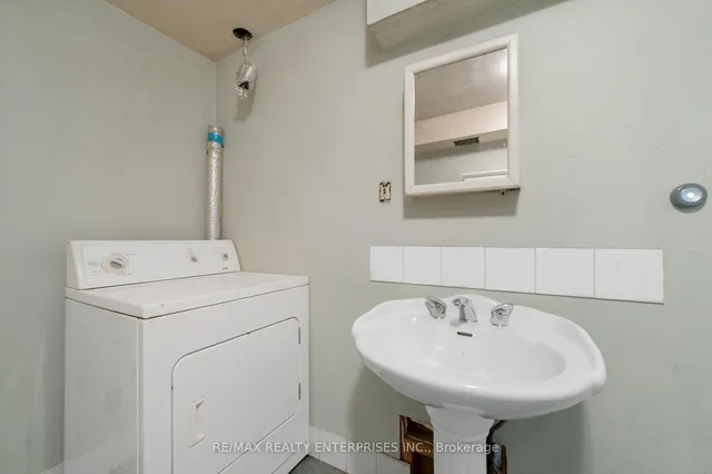 Additional image 32 of 6960 Cadiz Cres