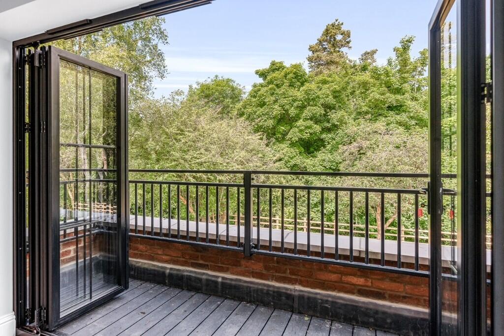 Additional image 4 of Caddington House, New Road, Digswell, Welwyn, Hertfordshire, AL6