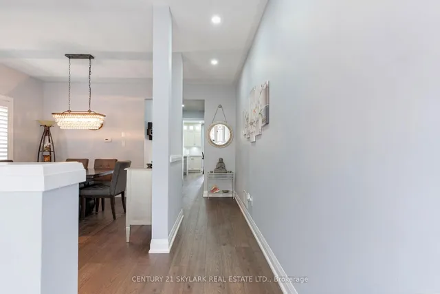 Additional image 3 of 26 Windswept Tr