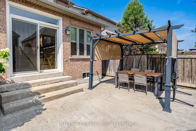 Additional image 39 of 21 Armani Lane