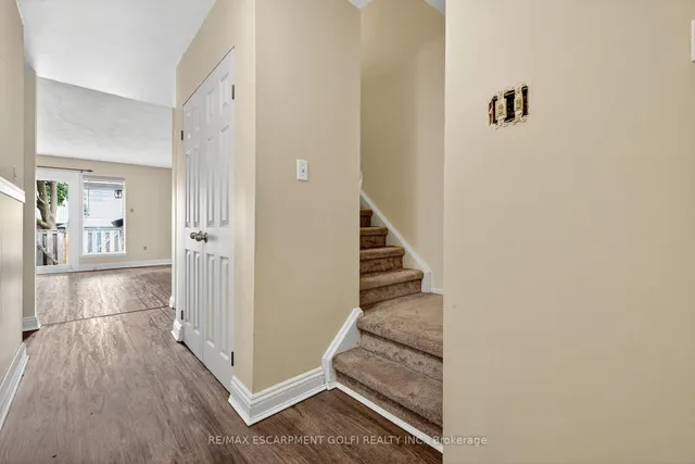 Additional image 16 of 59 Queenslea Dr Unit 7