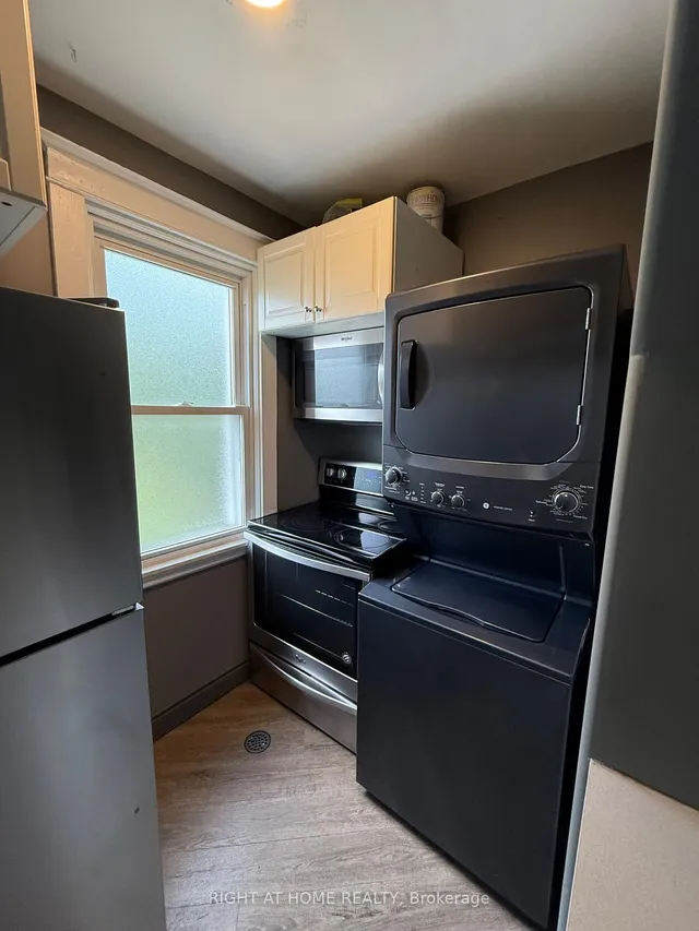 Additional image 32 of 50 Somerset Ave