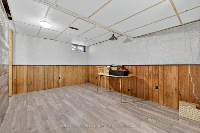 Additional image 25 of 59 Queenslea Dr Unit 7