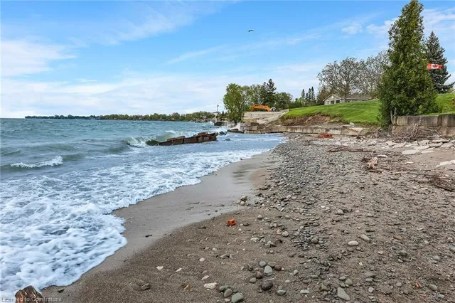 Additional image 26 of 1033 North Service Rd