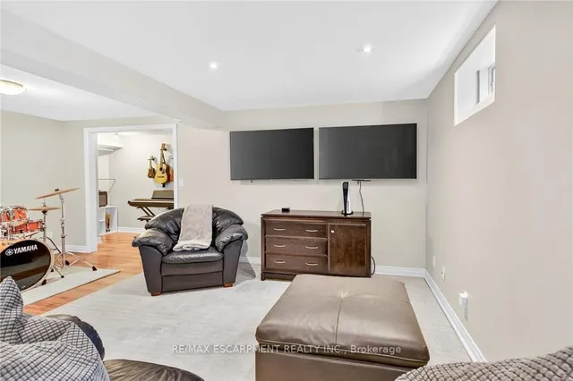 Additional image 32 of 50 LONGYEAR Dr