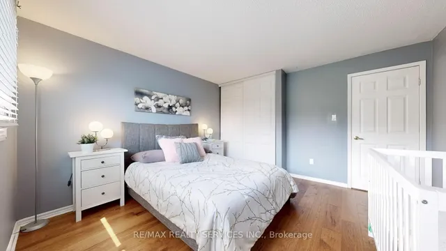 Additional image 32 of 14 Myna Crt