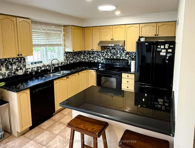 Additional image 8 of 302 Black Dr