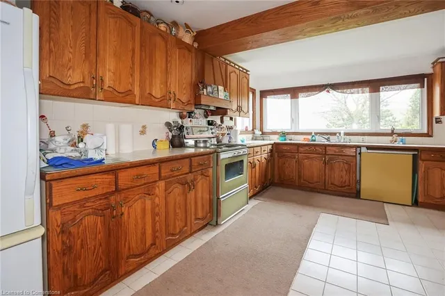 Additional image 13 of 1033 North Service Rd