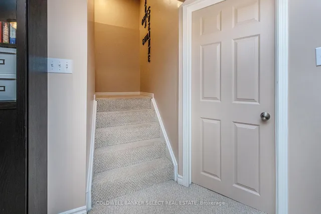 Additional image 20 of 17 Saddletree Tr