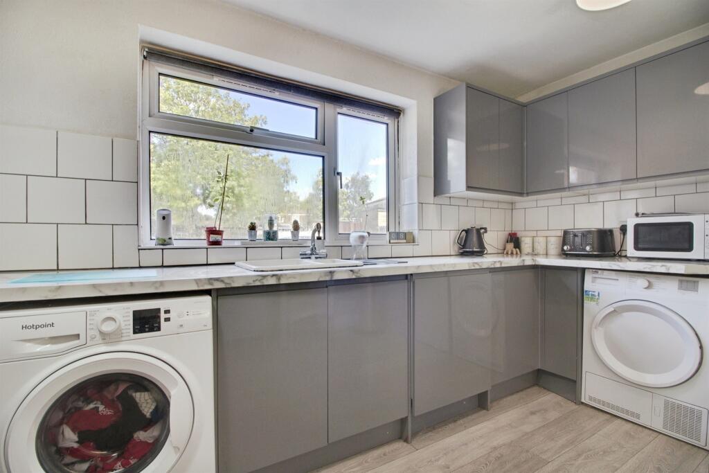 Additional image 10 of Hollyfield, HATFIELD