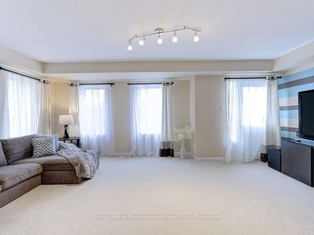 Additional image 12 of 220 Magurn Gate