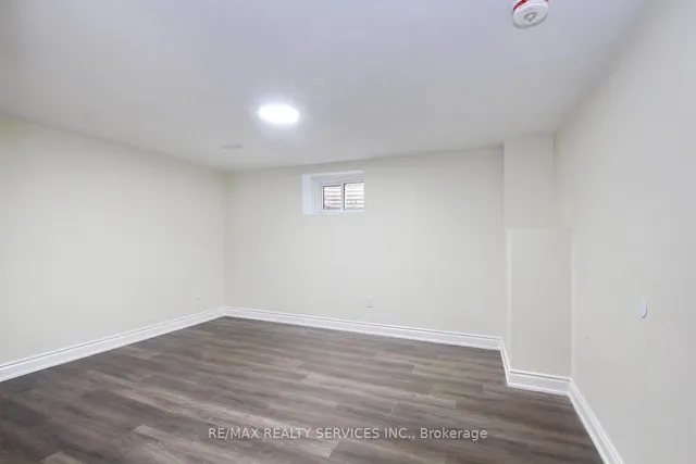 Additional image 36 of 32 Sanford Cres