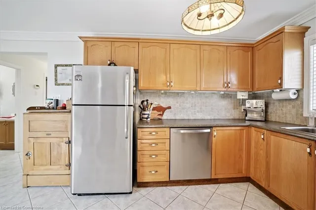 Additional image 8 of 540 Rexford Dr