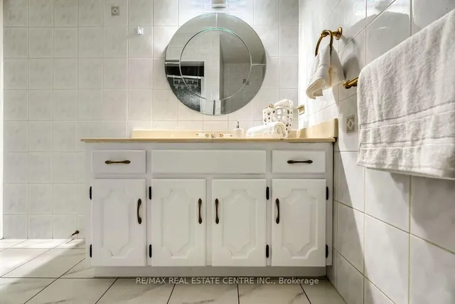 Additional image 16 of 16 Vogue Crt