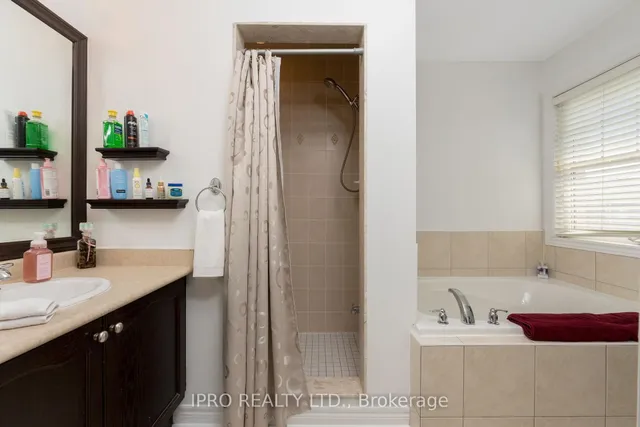 Additional image 25 of 256 Landsborough Ave