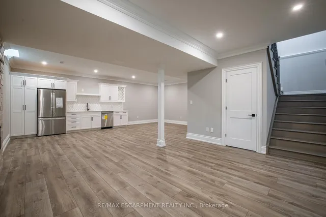 Additional image 32 of 31 Bayside Crt