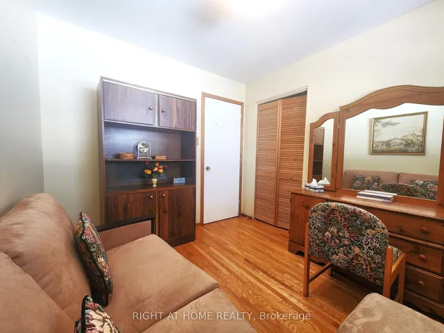 Additional image 11 of 627 Green Meadow Cres