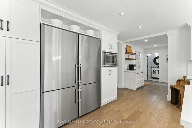 Additional image 17 of 18 Vanstraalen St