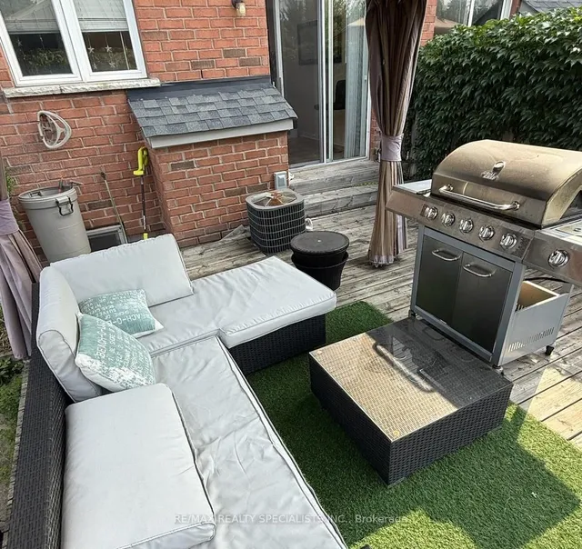 Additional image 18 of 302 Black Dr