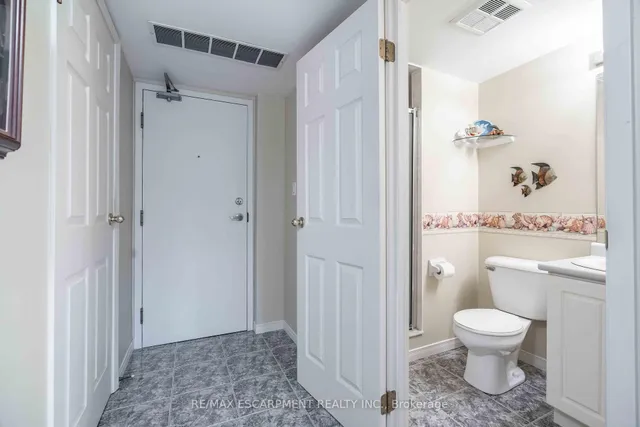 Additional image 5 of 3499 Upper Middle Rd Unit 102